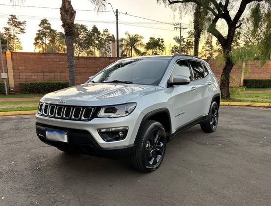 JEEP COMPASS 2.0 16V DIESEL LONGITUDE 4X4 AUTOMÁTICO JEEP COMPASS 2.0 16V DIESEL LONGITUDE 4X4 AUTOMÁTICO